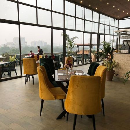 Maisonette Hotel & Apartments Lahore Luaran gambar