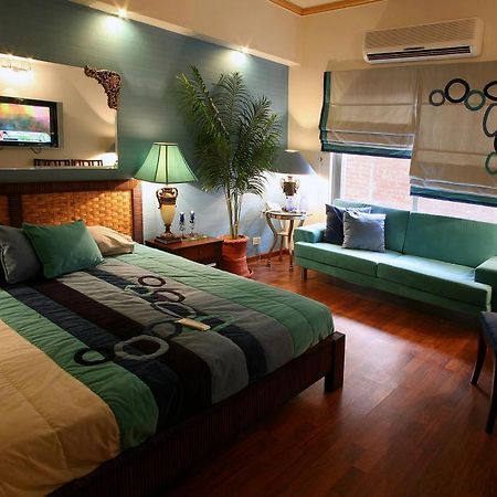 Maisonette Hotel & Apartments Lahore Luaran gambar