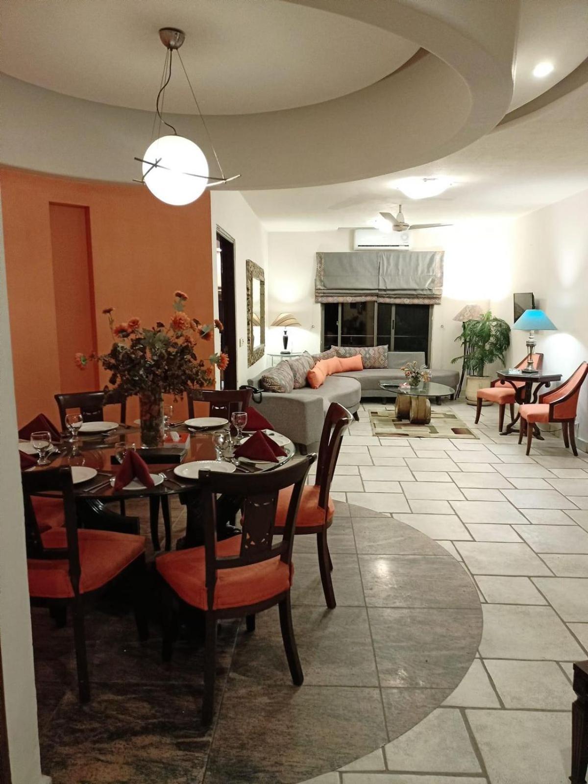 Maisonette Hotel & Apartments Lahore Luaran gambar