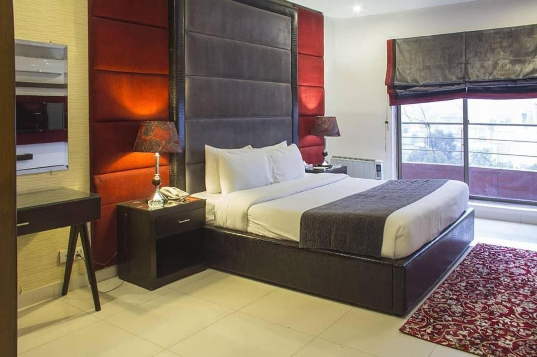 Maisonette Hotel & Apartments Lahore Luaran gambar