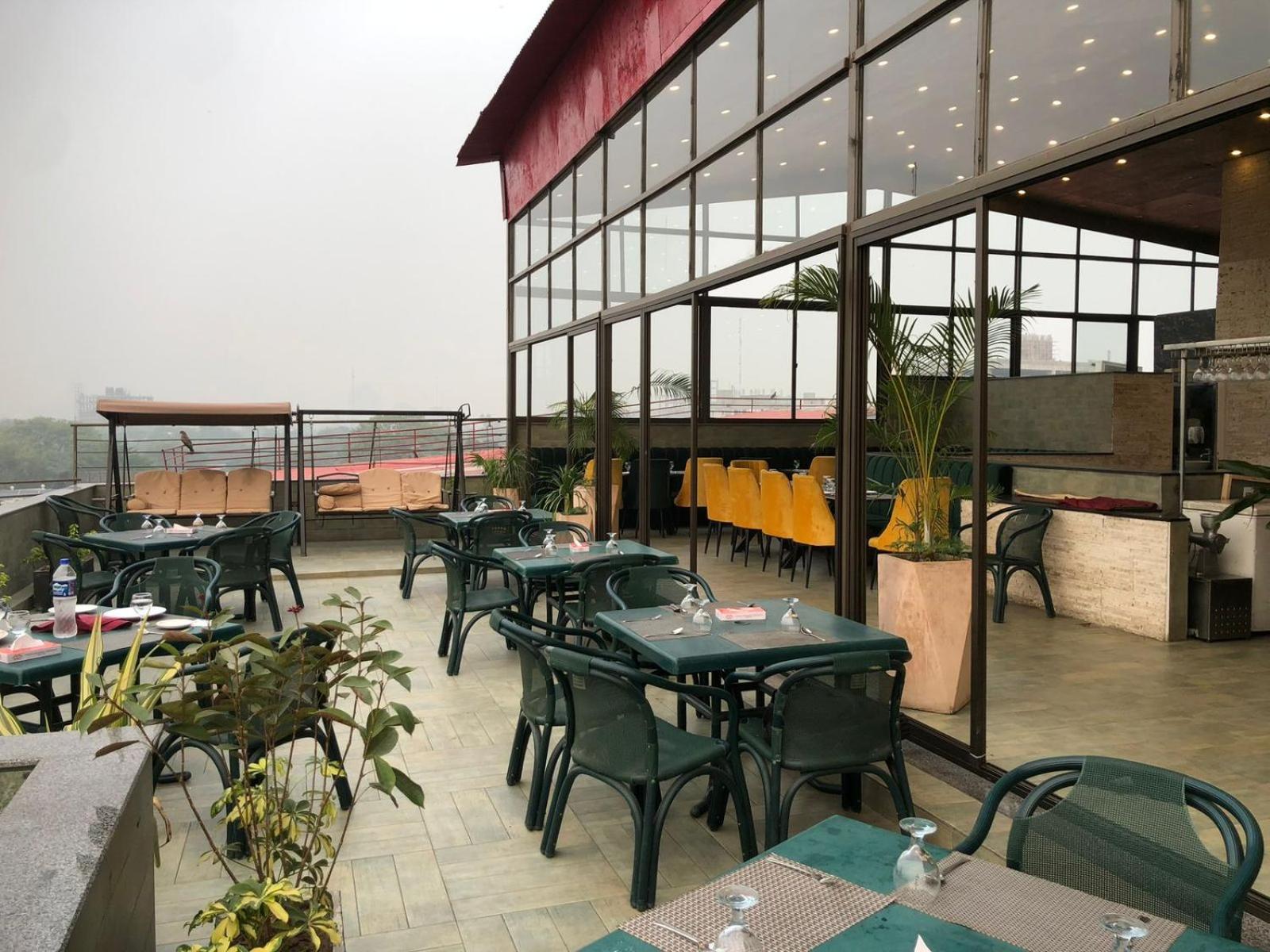 Maisonette Hotel & Apartments Lahore Luaran gambar