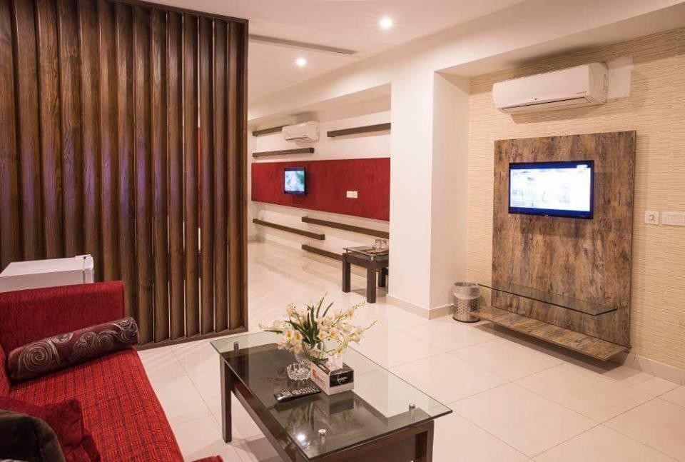 Maisonette Hotel & Apartments Lahore Luaran gambar