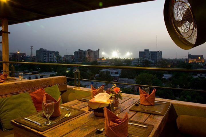 Maisonette Hotel & Apartments Lahore Luaran gambar