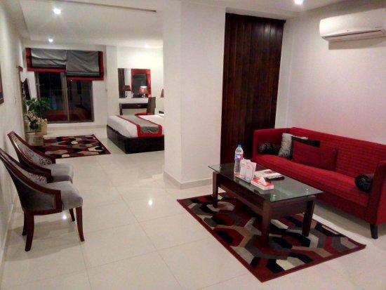 Maisonette Hotel & Apartments Lahore Luaran gambar