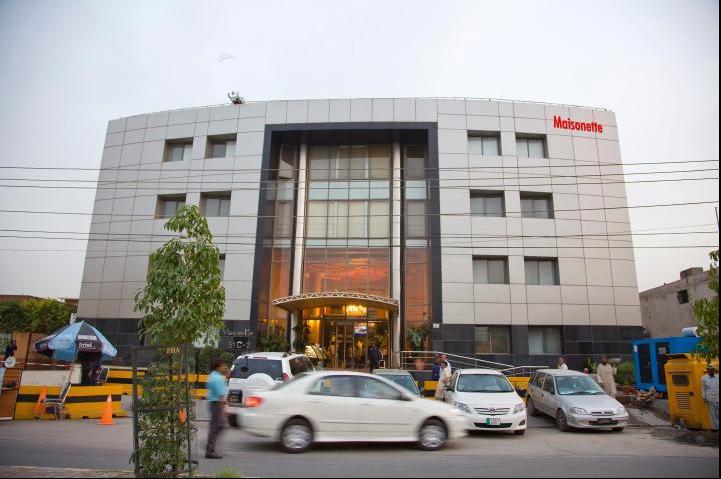 Maisonette Hotel & Apartments Lahore Luaran gambar
